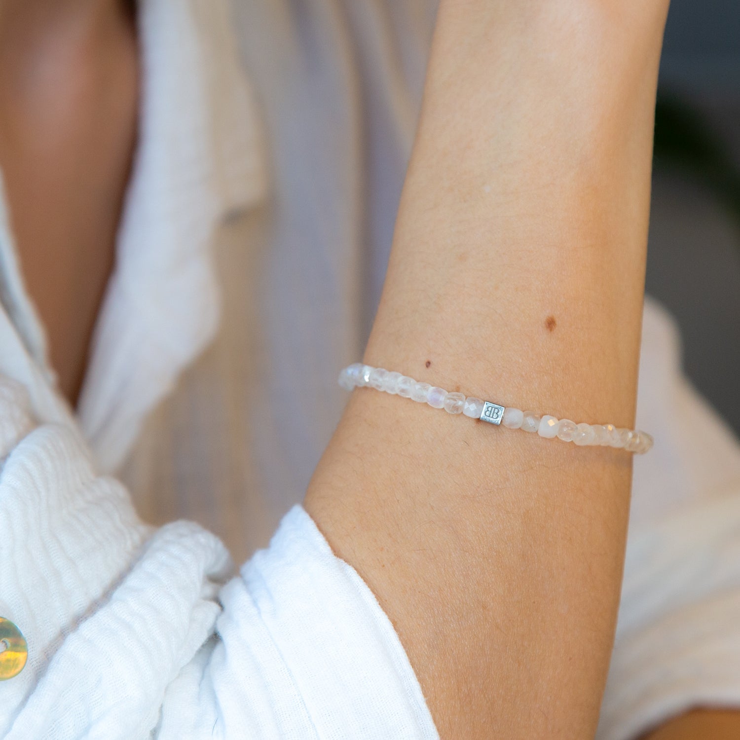 Moonstone Cube Armband facettiert 4 mm- Juni Geburtsstein - BONES & BUDDHAS