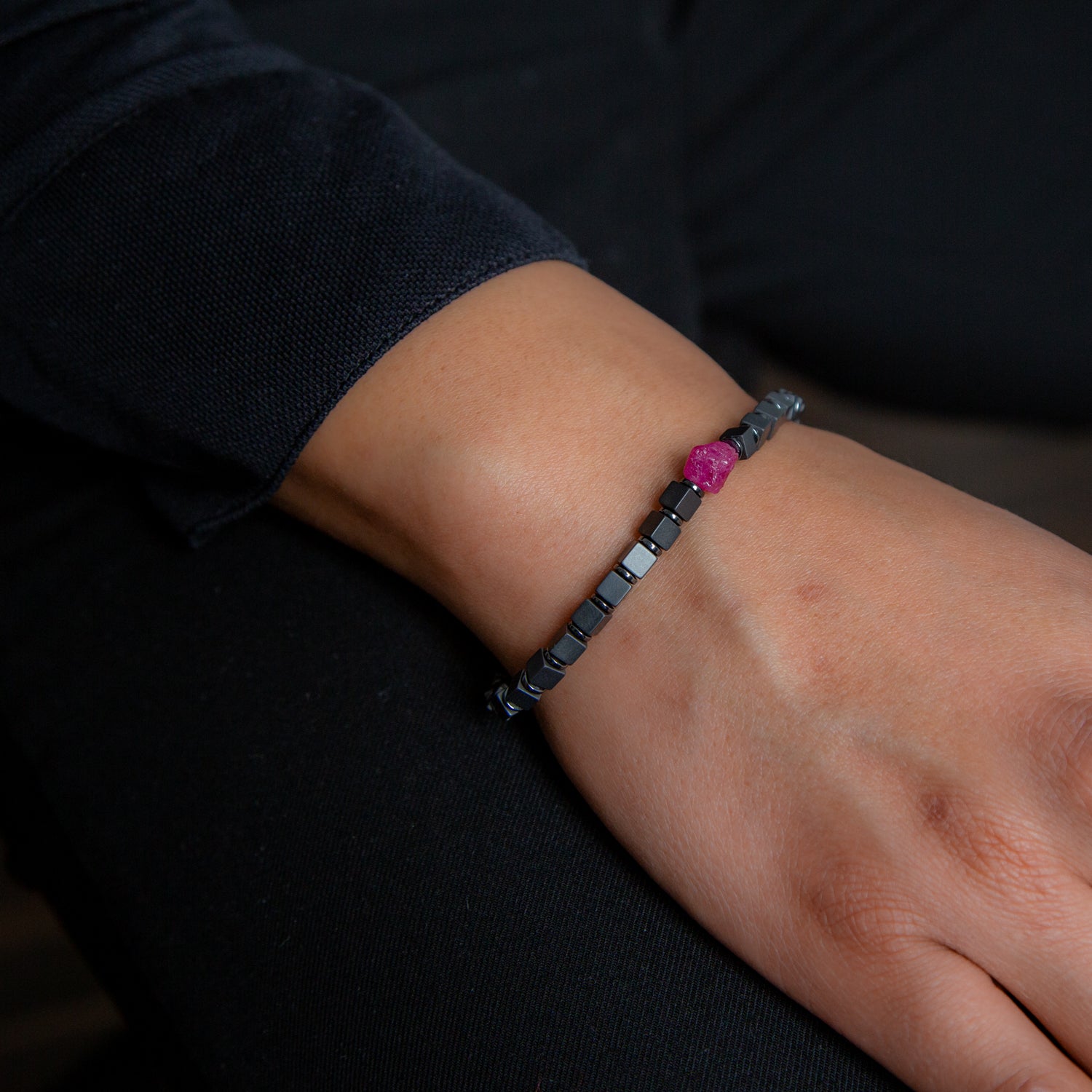 Rubin und Hämatit matt Armband 4mm- Juli Birthstone - BONES & BUDDHAS