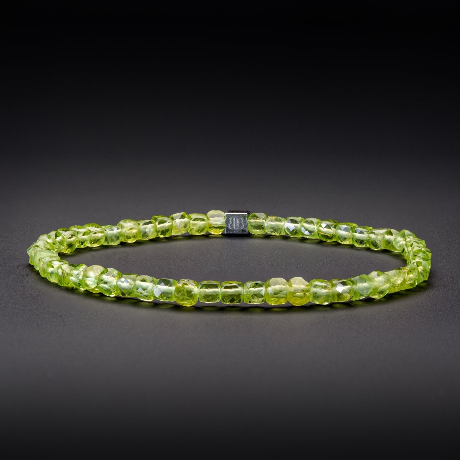Peridot Cube Armband facettiert 4 mm- August Geburtsstein - BONES & BUDDHAS